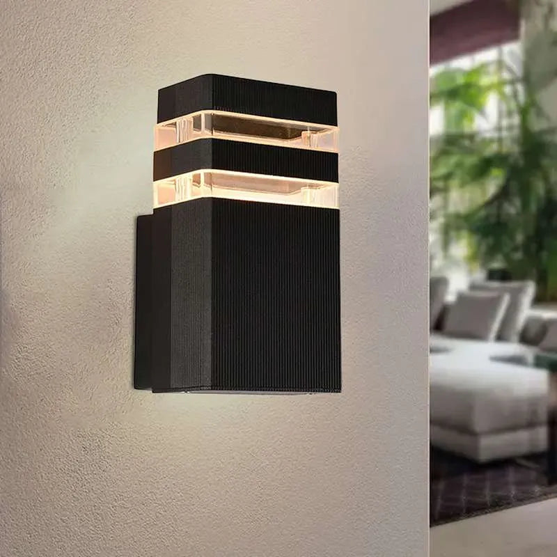 Outdoor Wall Light